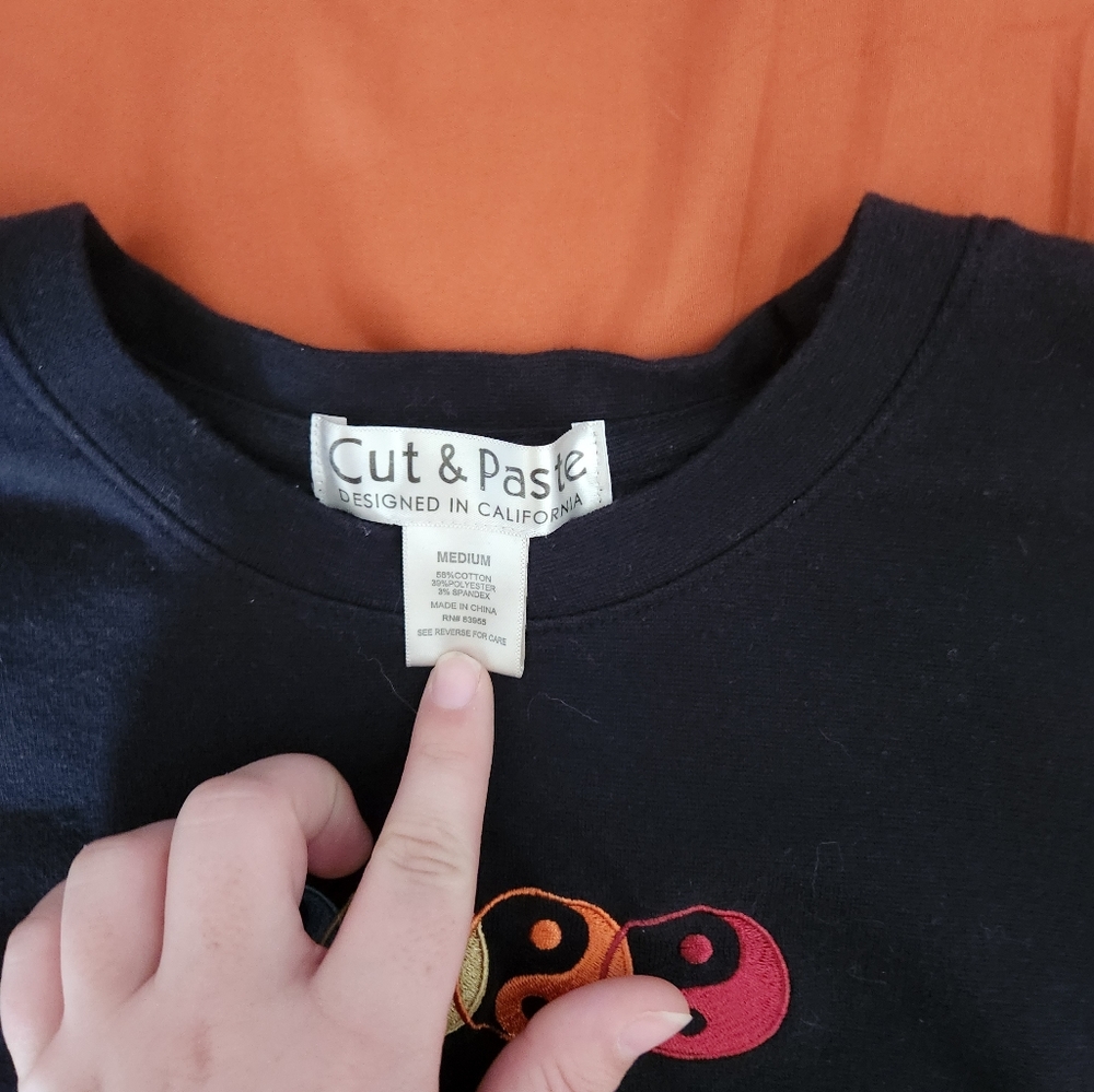 Black design tshirt, cut and paste size meduim